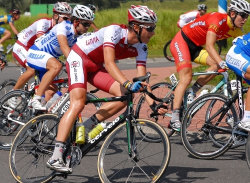 Latvijas šosejas riteņbraucēji gatavojas Eiropas čempionātam