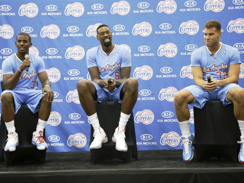 ''Clippers'' jaunie formastērpi izpelnās kritiku (foto)