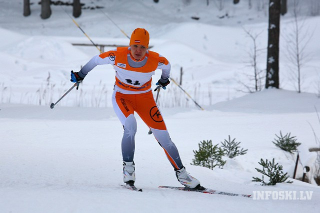 Distanču slēpotāju izlase uzsākusi sezonu ar sprintu Muonio