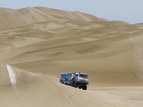 Petransels soļa attālumā no Romas, uz uzvaru Dakarā piesakās "Kamaz"