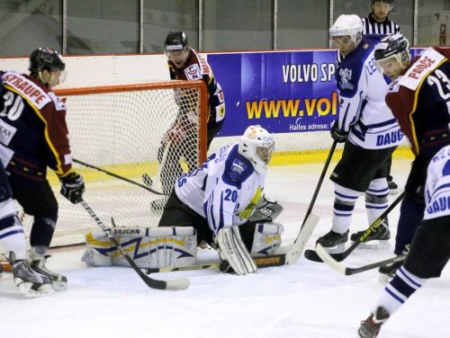 "Ozolnieki/Monarch" uzsāk "play-off" ar mača izskaņā izrautu uzvaru pār "Dinamo Juniors"
