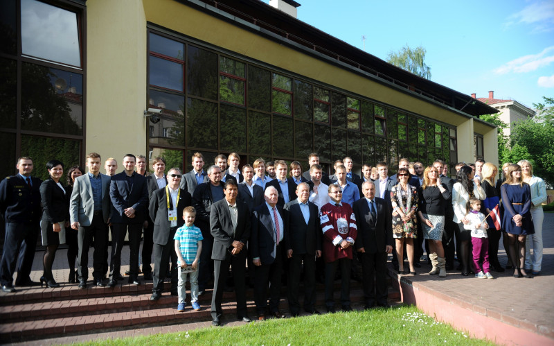 Latvijas izlase viesojās vēstniecībā Minskā