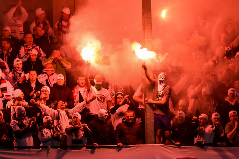 UEFA bargi soda "Legia" par līdzjutēju nemieriem Beļģijā