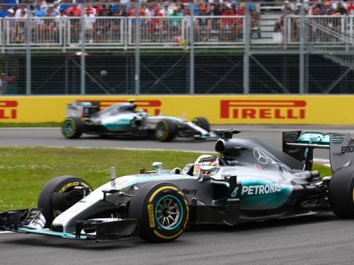 Hamiltons ceturto reizi karjerā uzvar Kanādas "Grand Prix"