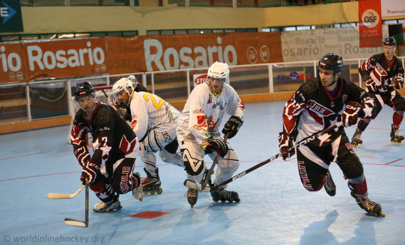 Latvijas inline hokejisti iekļūst FIRS pasaules čempionāta pusfinālā