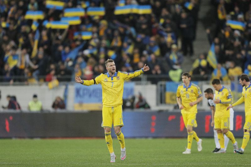Ukraina uzvar ar 2:0 un sper soli pretim finālturnīram