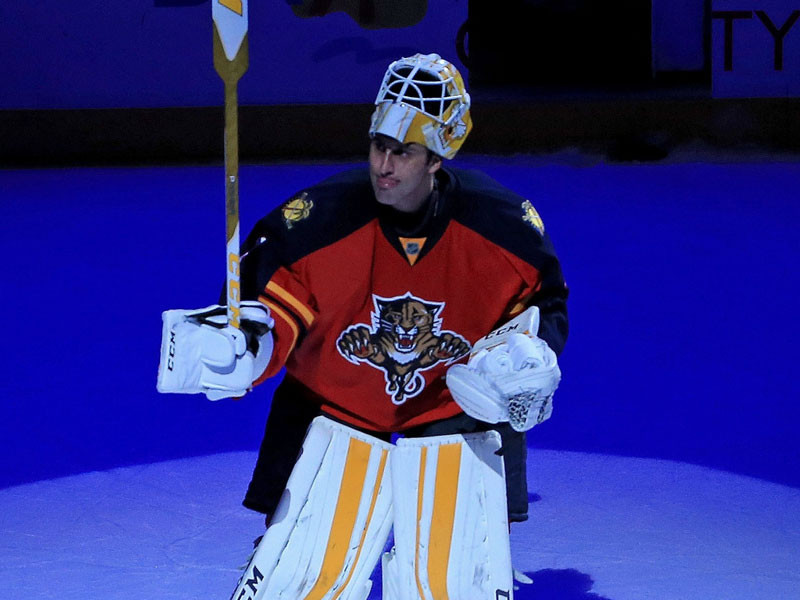 Luongo panāk Espozito, dānim Ēlersam pirmais hat-trick NHL