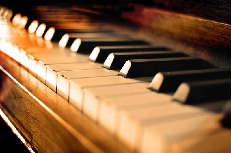 Kā kopt un atjaunot klavieres