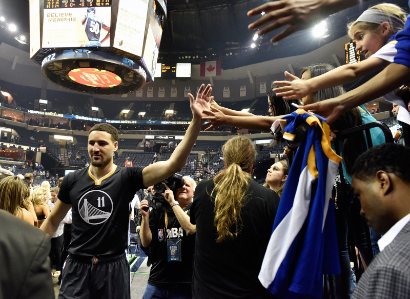 ''Warriors'' atspēlējas no mīnus desmit un panāk 71-9