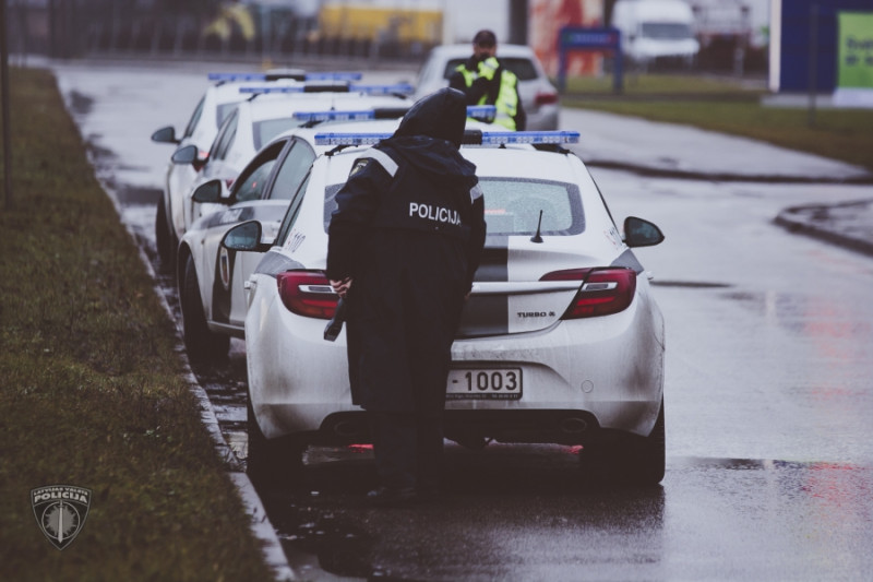 Iļģuciemā kādu dzīvokli izdemolējis paša saimnieka radinieks