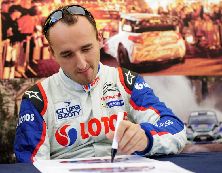 Kubica gatavojas piedalīties F1 riepu testos