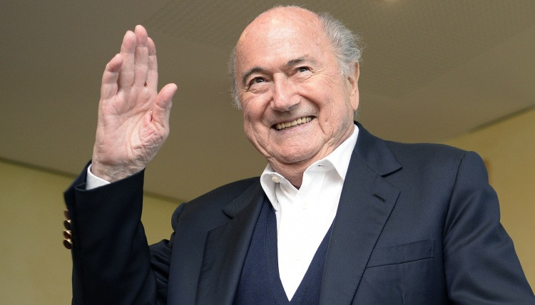Ētikas komiteja piespriež bijušajam FIFA prezidentam Blateram miljonu soda naudās