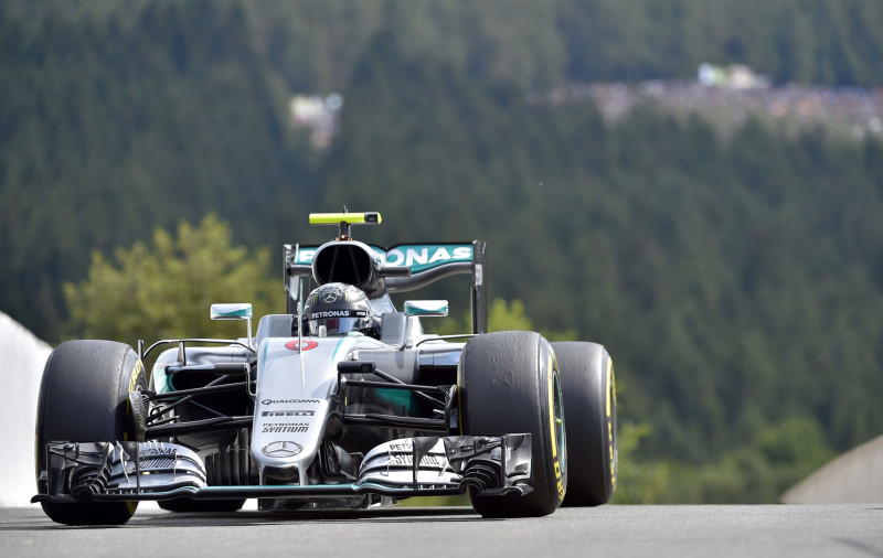 Rosbergs uzvar kvalifikācijā Beļģijā, Hamiltonam jāstartē pēdējam