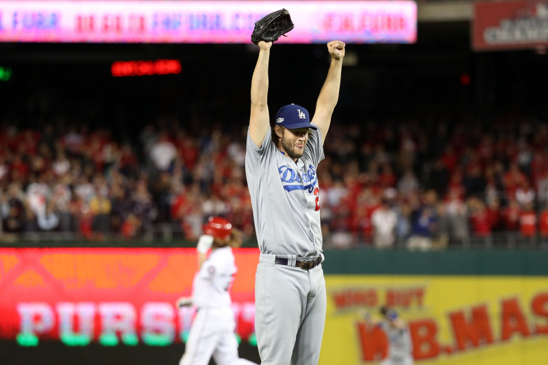 "Dodgers" uzvar piektajā mačā un soļo tālāk