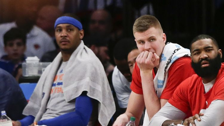 Porziņģis muguras sāpju dēļ nespēlē, "Knicks" uzvar Čikāgu