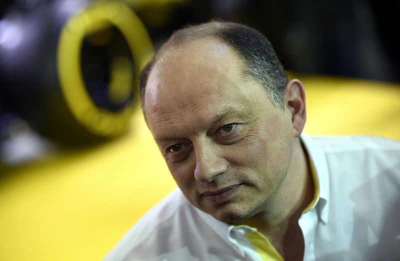 Par "Sauber" vadītāju kļūst bijušais "Renault" F1 boss Vasērs