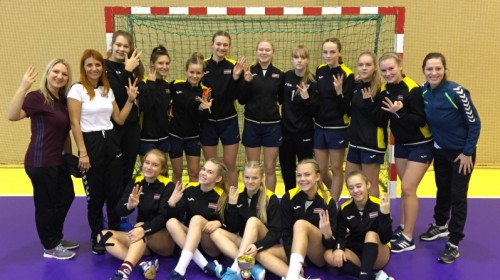 Latvijas U-16 handbolistes izcīna trešo vietu Grīnberga piemiņas turnīrā