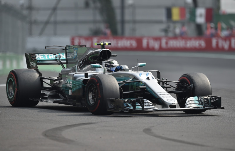 "Mercedes" komanda pēdējos posmos testēs 2018. gada F1 risinājumus