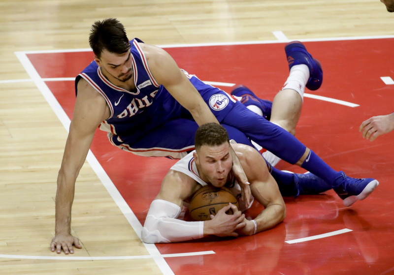 "76ers" sagādā "Clippers" sesto zaudējumu pēc kārtas