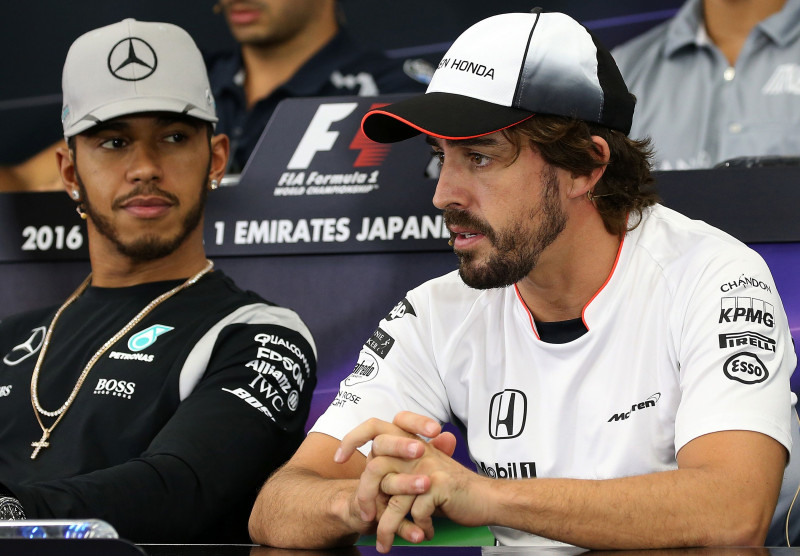 Hamiltons cer nākamgad cīnīties par titulu ar Alonso