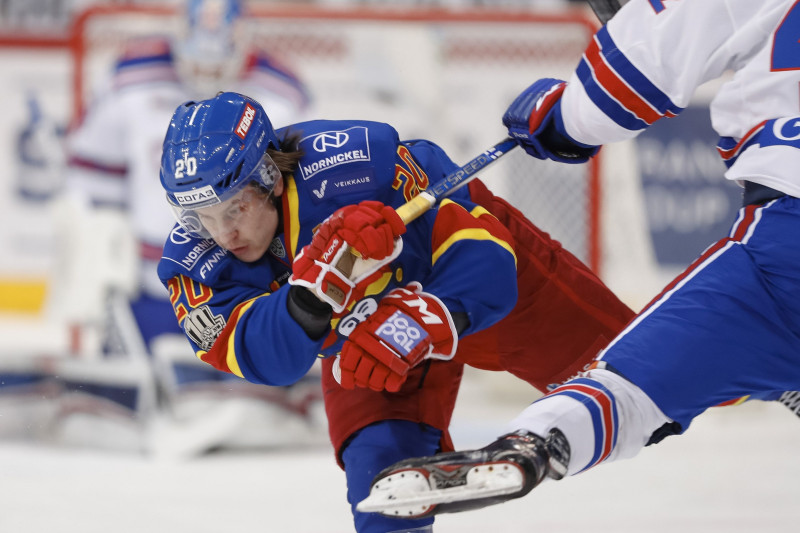 Par februāra labāko KHL jauno spēlētāju nosaukts pret "Dinamo" vārtus guvušais Tolvanens