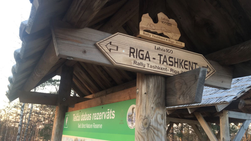 Pirmie rallija "Taškenta - Rīga" dalībnieki šķērso Latvijas robežu, oficiālais rallija noslēgums nākamnedēļ