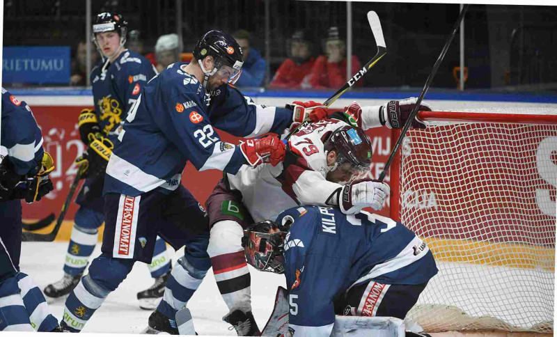 Hokeja izlases uzbrucēji turpinās meklēt laimi pie Somijas vārtiem