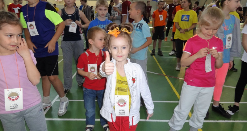 22. aprīlī bērni no nacionālajām kultūras biedrībām sportos Latvijas  Olimpiskās akadēmijas svētkos