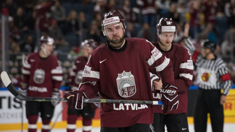 Bukmeikeri: Latvijas hokejistiem 12% izredzes sasniegt “play-off”; triumfēs Kanāda