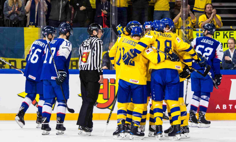 Zviedrija zaudē pirmos punktus, tomēr pārspēj Slovākiju un svin piekto uzvaru