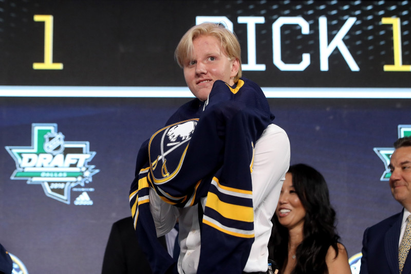 Bufalo "Sabres" NHL draftā ar pirmo numuru izvēlas zviedru Dalinu