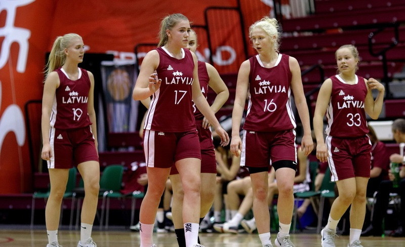 U18 meitenes bez galvenajiem spēkiem atļauj Igaunijai iemest 54 punktus