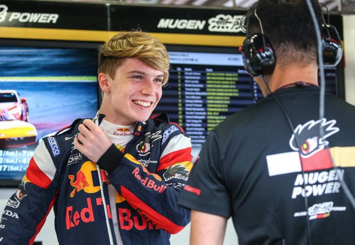 "Red Bull" satraukta par sava pilota aizliegumu piedalīties F1 testos