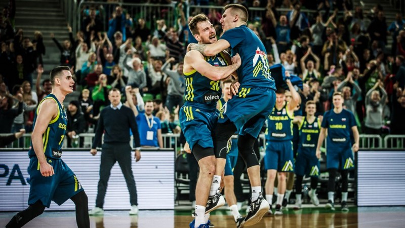Lietuvai 11. uzvara 12 spēlēs, Zorans Dragičs pamatlaika izskaņā izglābj slovēņus