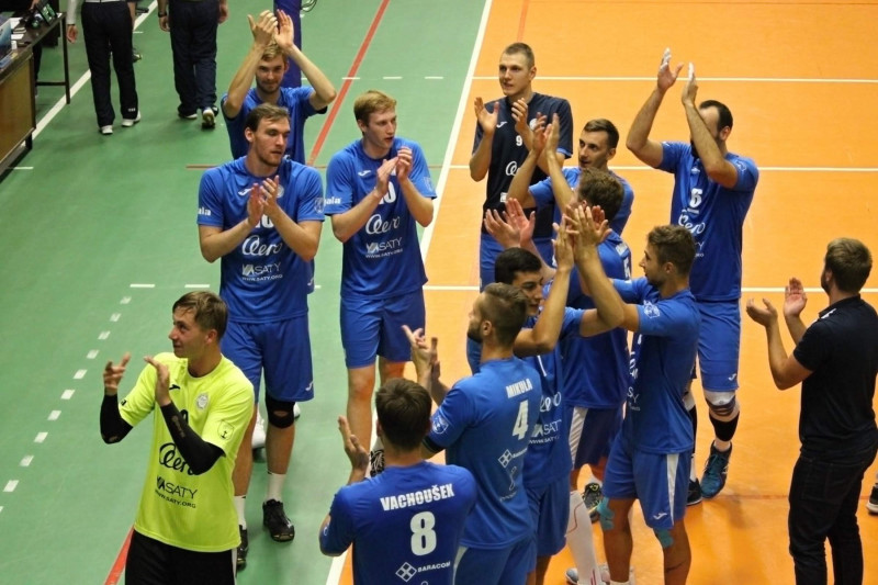 Čehijā teicami spēlē Vanags, Francijā uzvara pār līderēm Hrapānei