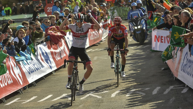 "Vuelta" slovēņu dienā uzvar Pogačars, Rogličs palielina pārsvaru kopvērtējumā