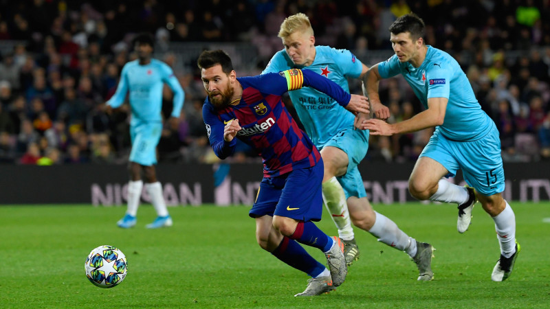 "Barcelona" piedzīvo kaunu pret sīkstajiem čehiem, Leipciga tuvojas "play-off"