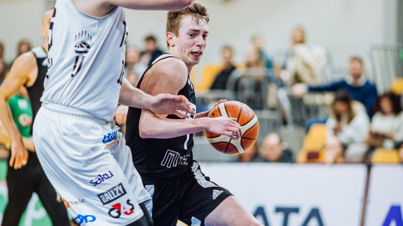 VEF sastāvā būs jaunie basketbolisti Krūmiņš un Salmiņš