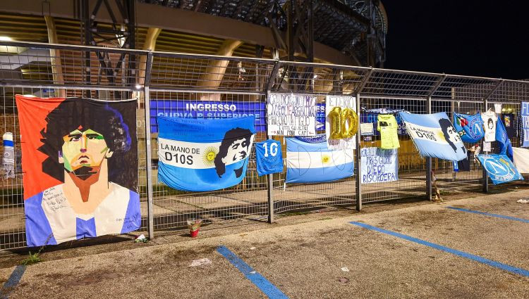 ''Napoli'' pārsauc savu stadionu Maradonas vārdā