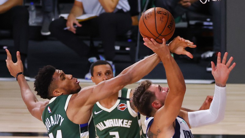 Ģenerālmenedžeri titulu paredz "Lakers", par MVP cīnīsies Adetokunbo un Dončičs