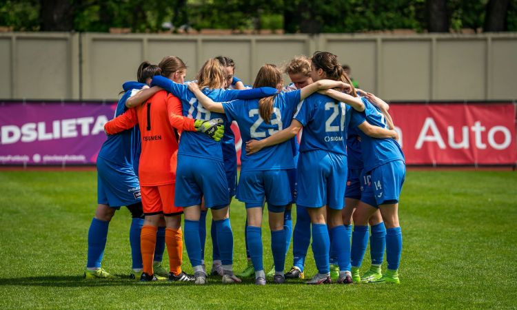 Sieviešu līgā ''Rīgas Futbola skola'' izcīna septīto uzvaru, ''Metta'' - ceturto