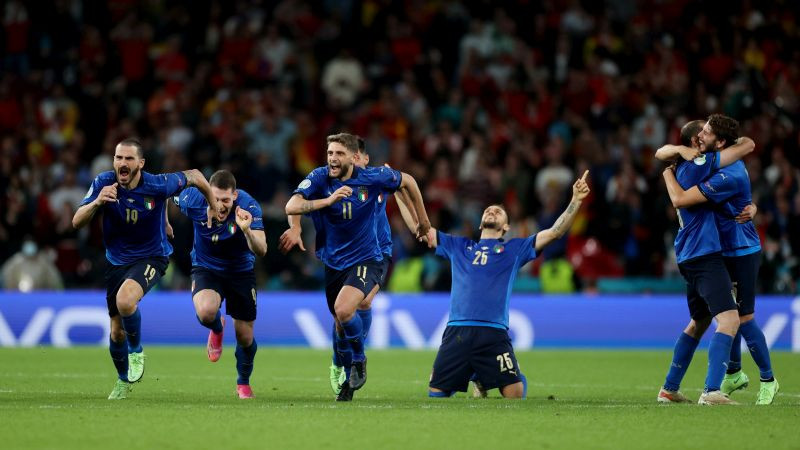 Itālija pendelēs pieveic Spāniju un atgriežas Eiropas čempionāta finālā