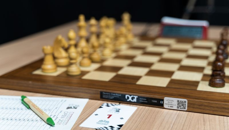 FIDE atstādina Krievijas un Baltkrievijas komandas no dalības oficiālos turnīros