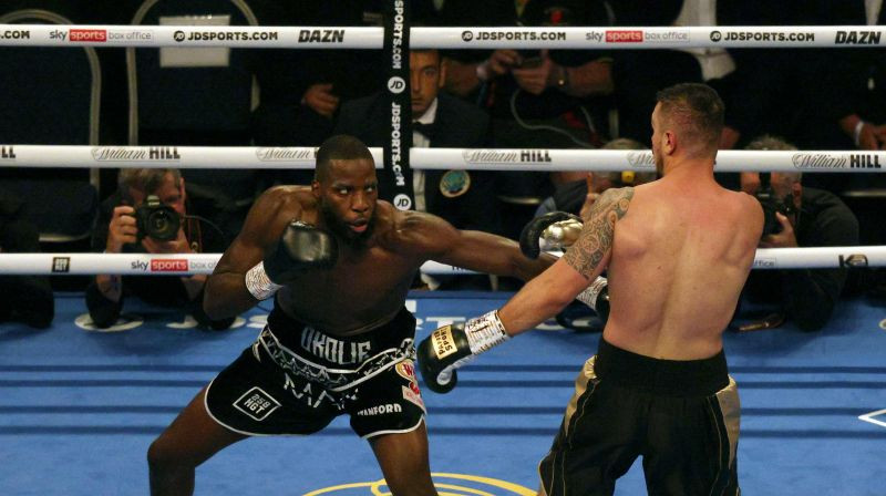Okolijs dominējoši aizstāv WBO titulu un vēlreiz izsaka vēlmi cīnīties pret Briedi