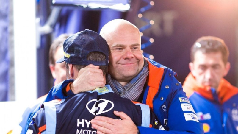 "Hyundai" rallija komandu grūtā laikā negaidīti pamet tās vadītājs