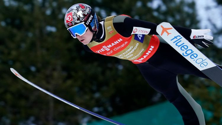 Linnvīks uzvar pasaules čempionātā lidojumos ar slēpēm