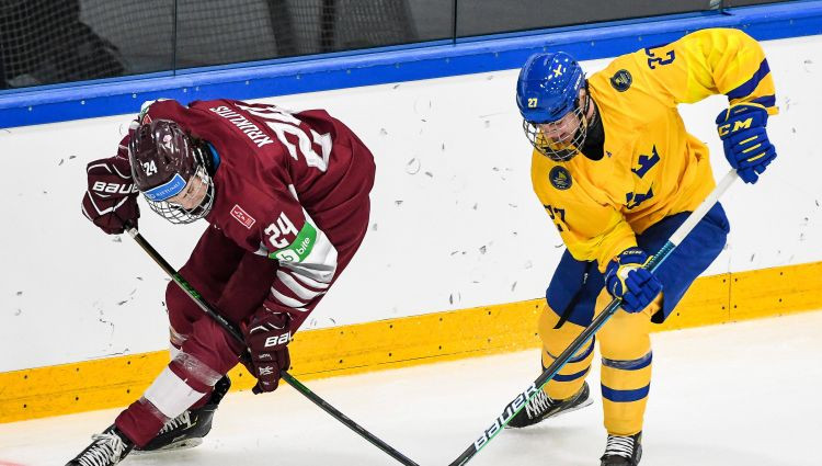 Latvijas U18 izlase PČ sāk ar šokējošu Zviedrijas apspēlēšanu
