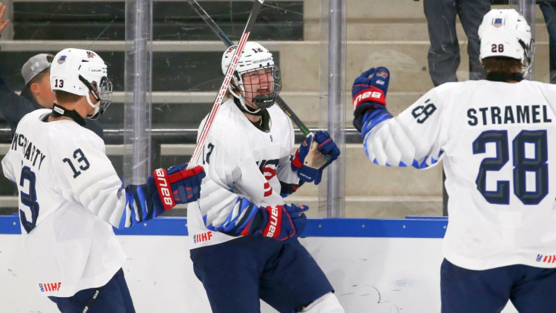 ASV U18 hokejisti sagrauj arī čehus, Zviedrija astoņās minūtēs iemet piecus vārtus
