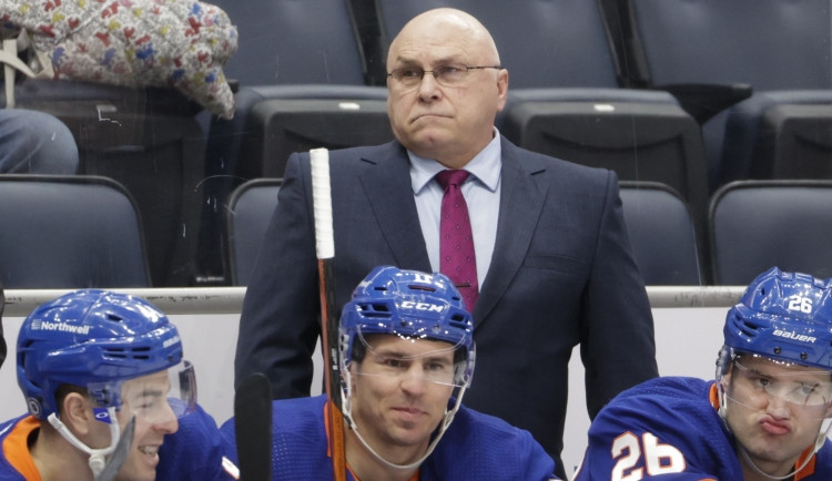 Pēc neiekļūšanas Stenlija kausa izcīņā "Islanders" atlaiž treneri Trocu