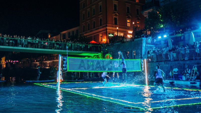Video: Slovēnija pārsteidz sporta pasauli ar ūdens volejbolu